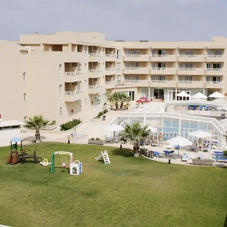 Hotel apartamentowy Dunes Platja 4*